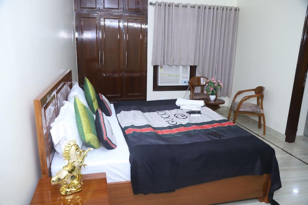 Divine India Service Apartment 3Bhk,B57 Sarita Vihar,Apollo Nova Deli Exterior foto