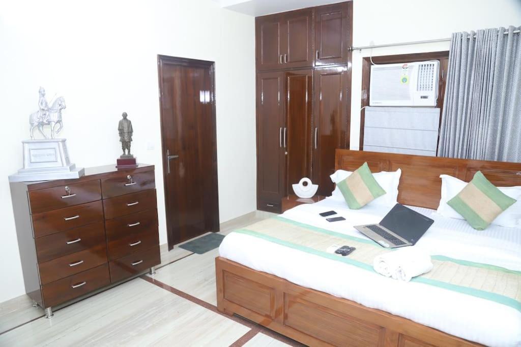 Divine India Service Apartment 3Bhk,B57 Sarita Vihar,Apollo Nova Deli Exterior foto