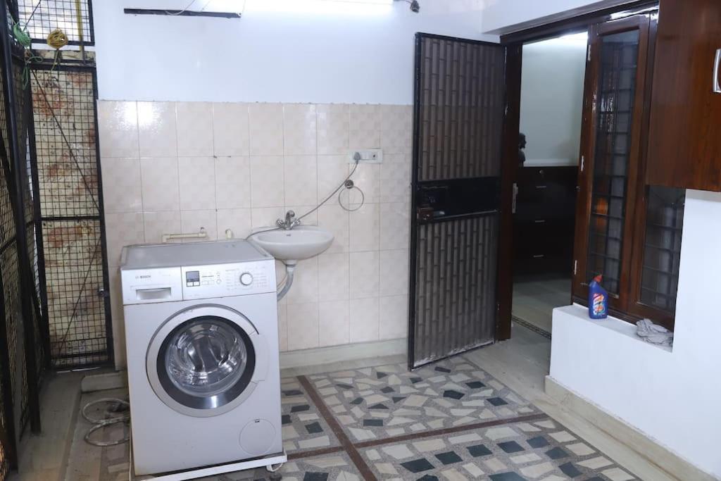 Divine India Service Apartment 3Bhk,B57 Sarita Vihar,Apollo Nova Deli Exterior foto