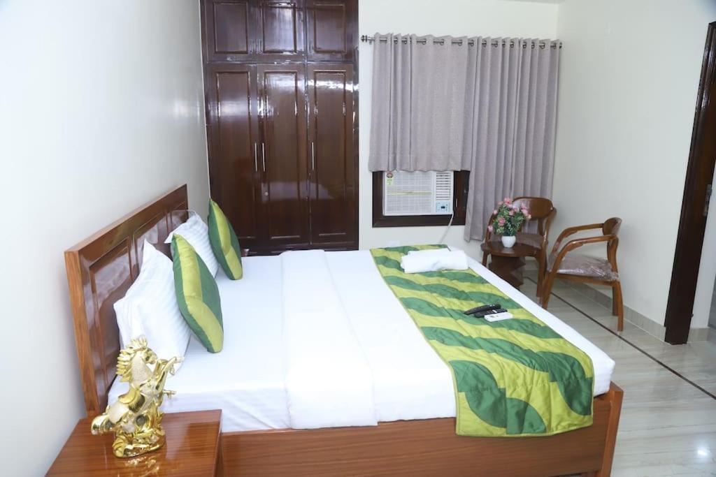 Divine India Service Apartment 3Bhk,B57 Sarita Vihar,Apollo Nova Deli Exterior foto