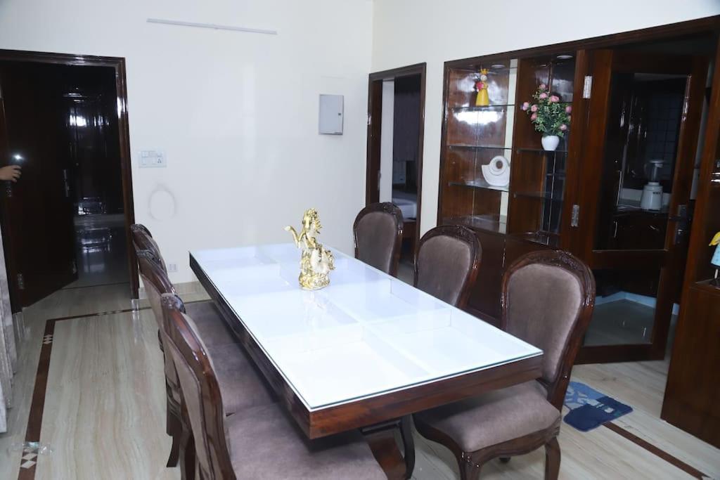 Divine India Service Apartment 3Bhk,B57 Sarita Vihar,Apollo Nova Deli Exterior foto