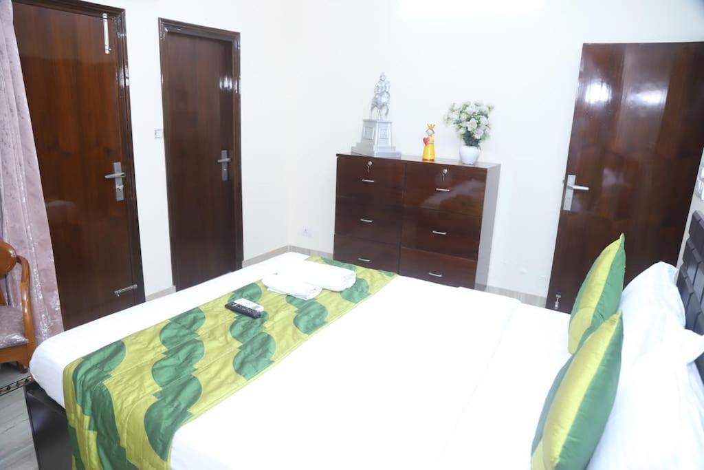 Divine India Service Apartment 3Bhk,B57 Sarita Vihar,Apollo Nova Deli Exterior foto