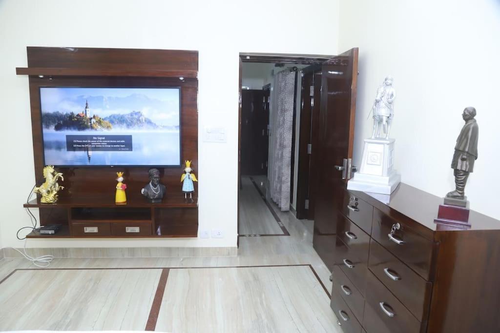 Divine India Service Apartment 3Bhk,B57 Sarita Vihar,Apollo Nova Deli Exterior foto